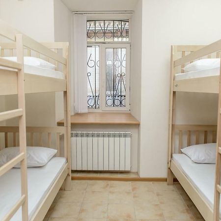Globus Lipki Hostel Kiev Luaran gambar