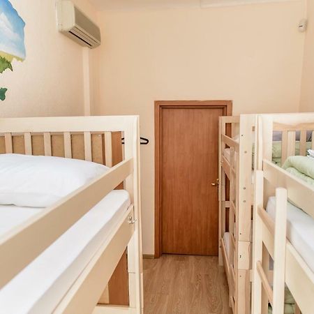 Globus Lipki Hostel Kiev Luaran gambar