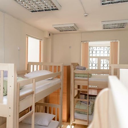 Globus Lipki Hostel Kiev Luaran gambar