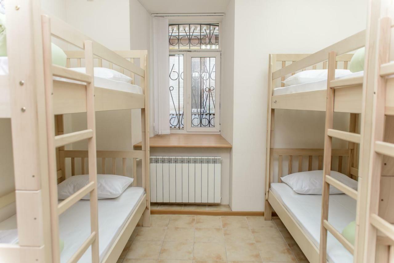 Globus Lipki Hostel Kiev Luaran gambar