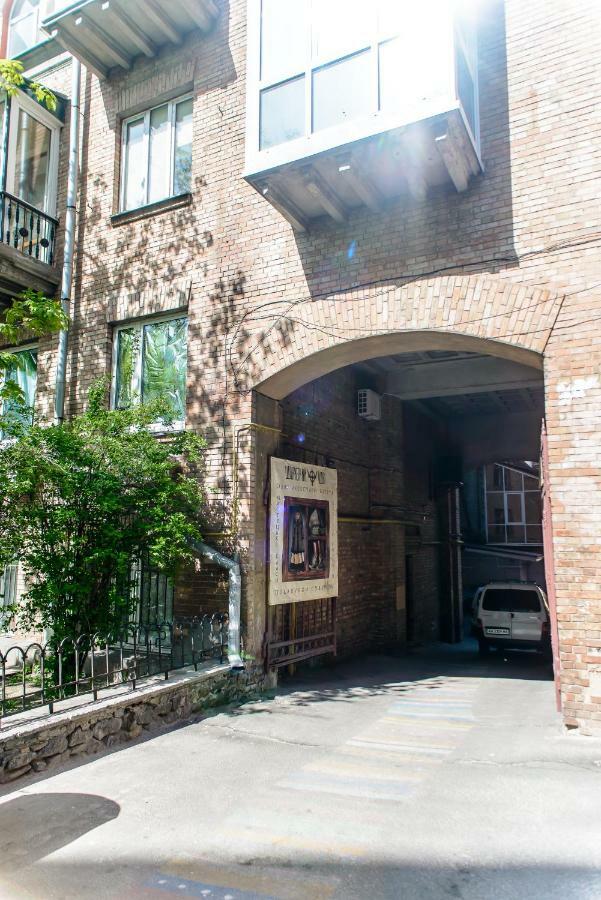 Globus Lipki Hostel Kiev Luaran gambar