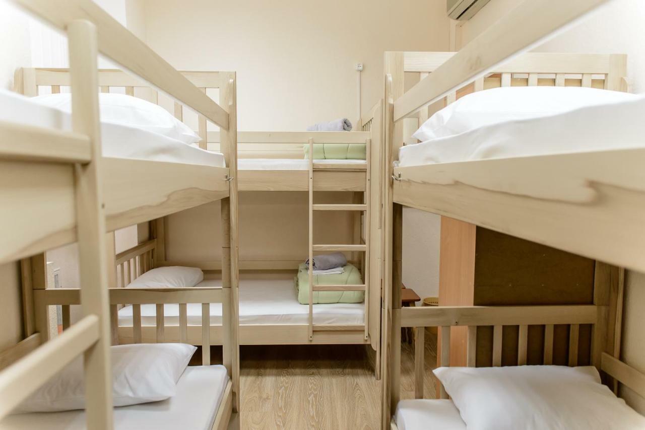 Globus Lipki Hostel Kiev Luaran gambar
