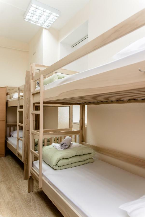 Globus Lipki Hostel Kiev Luaran gambar