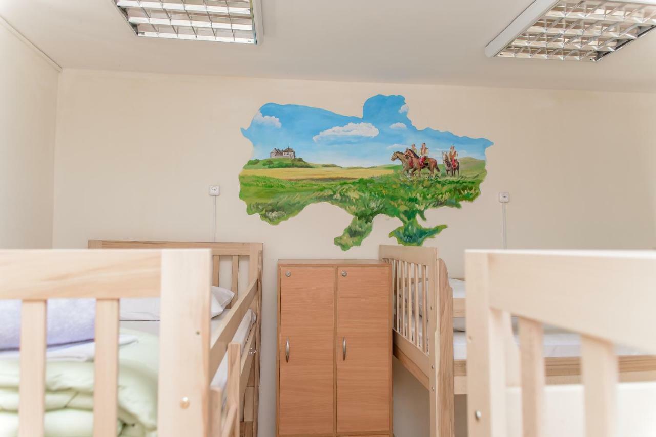 Globus Lipki Hostel Kiev Luaran gambar