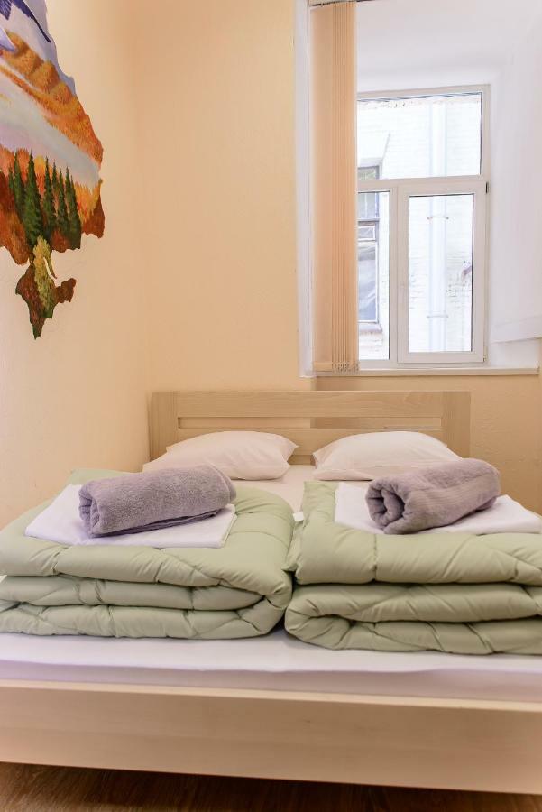 Globus Lipki Hostel Kiev Luaran gambar