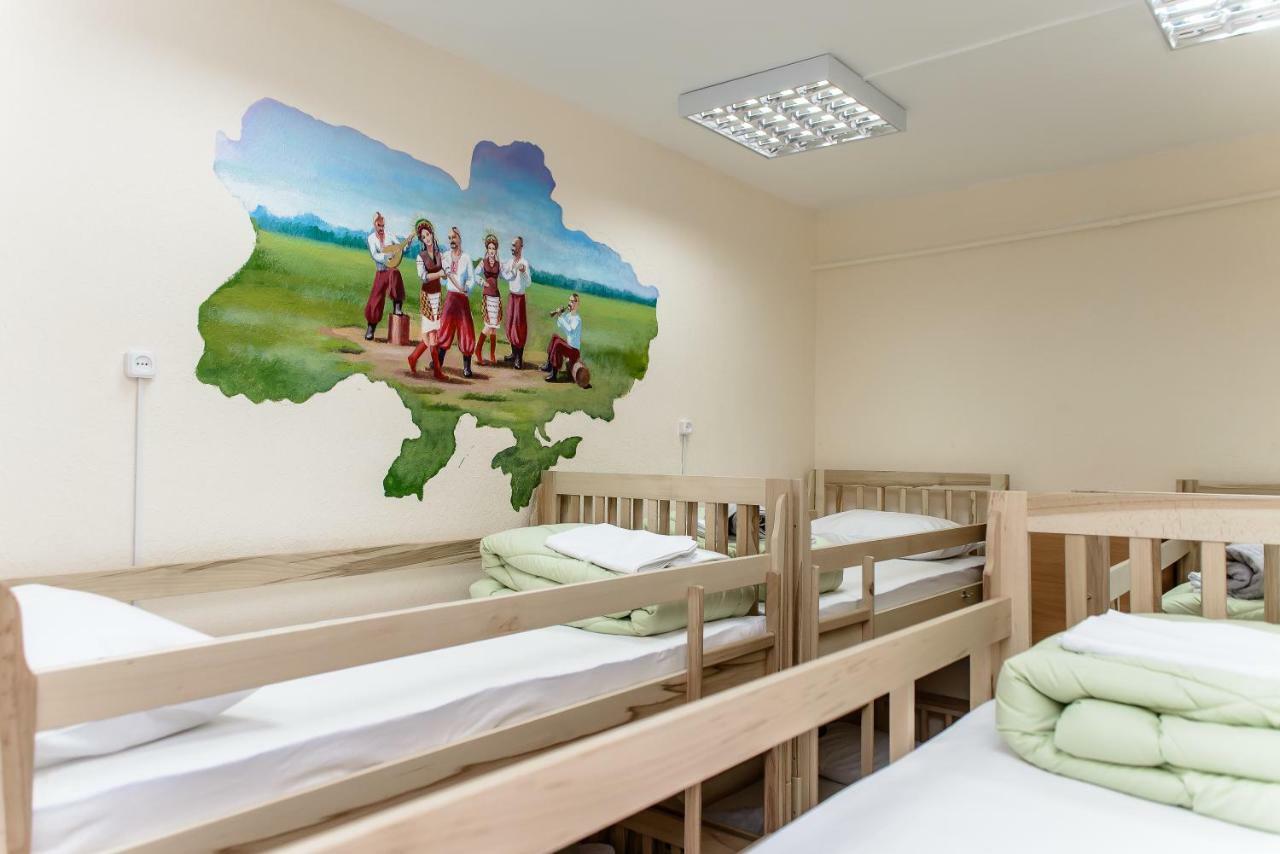 Globus Lipki Hostel Kiev Luaran gambar