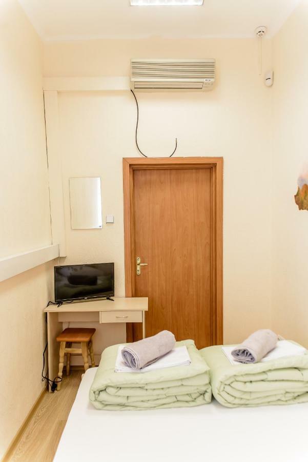 Globus Lipki Hostel Kiev Luaran gambar
