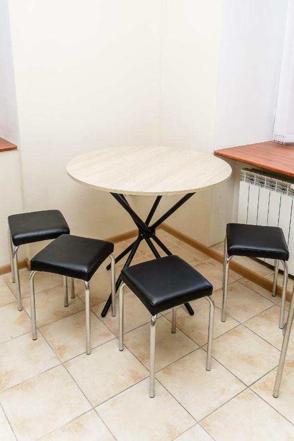 Globus Lipki Hostel Kiev Luaran gambar