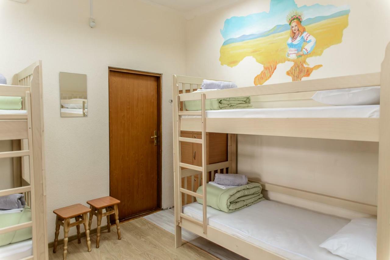 Globus Lipki Hostel Kiev Luaran gambar