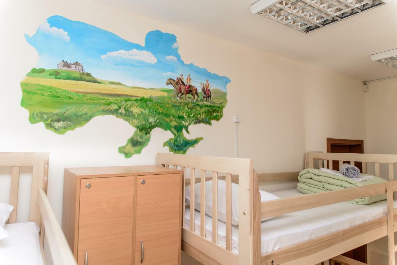 Globus Lipki Hostel Kiev Luaran gambar