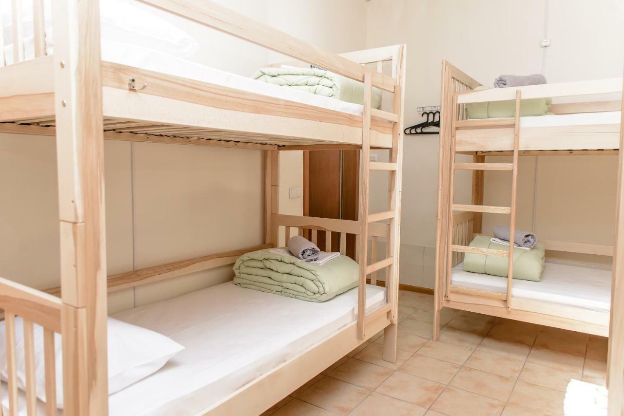Globus Lipki Hostel Kiev Luaran gambar