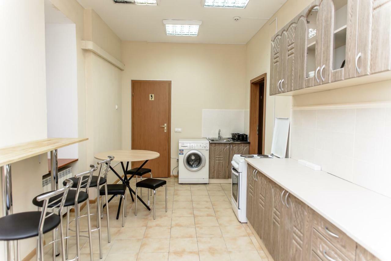Globus Lipki Hostel Kiev Luaran gambar