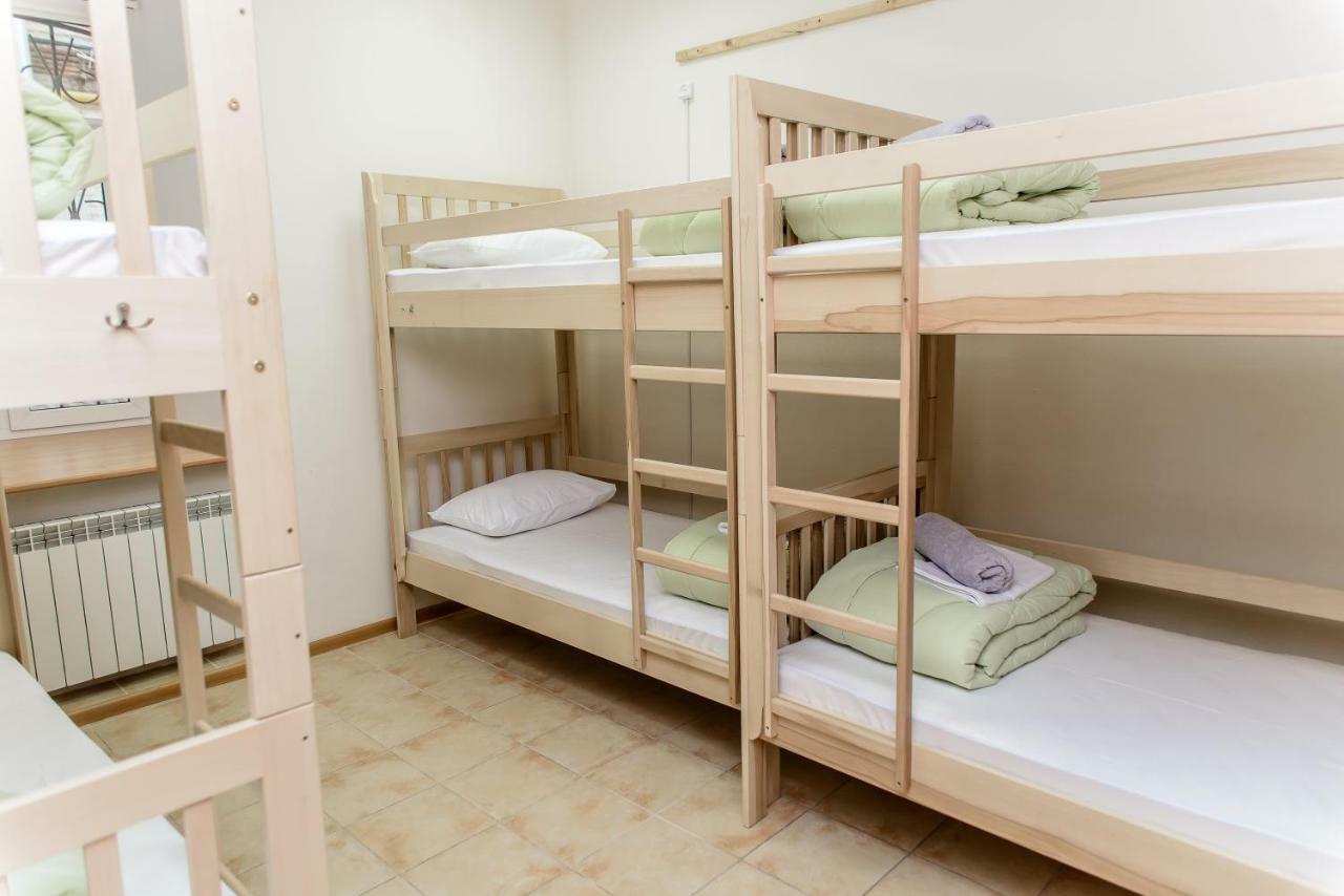 Globus Lipki Hostel Kiev Luaran gambar