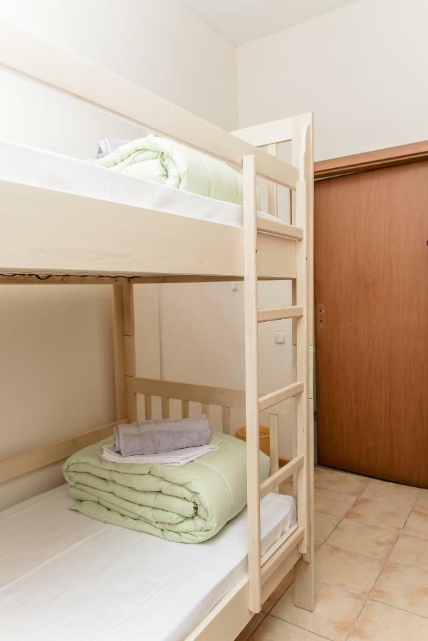 Globus Lipki Hostel Kiev Luaran gambar