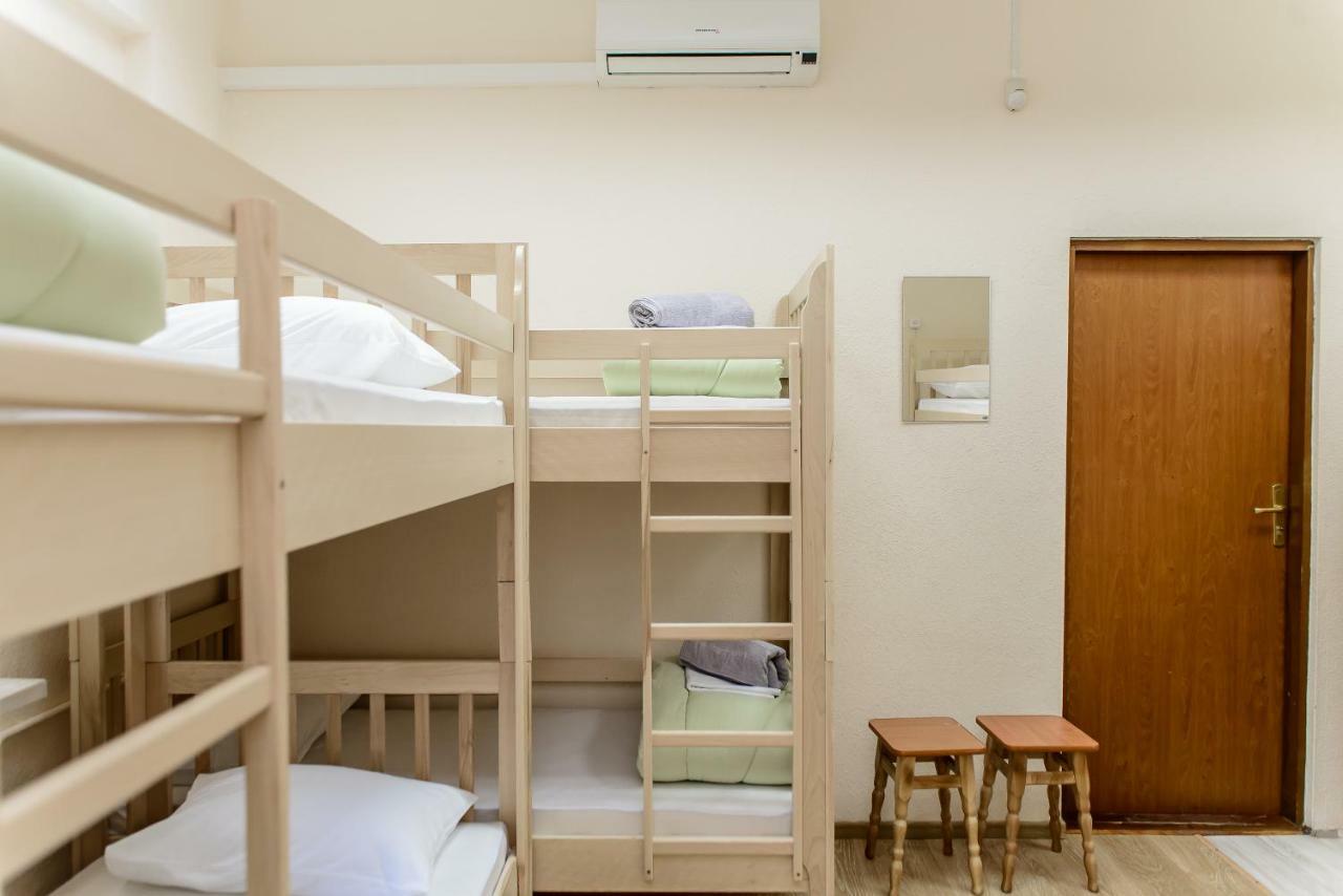 Globus Lipki Hostel Kiev Luaran gambar