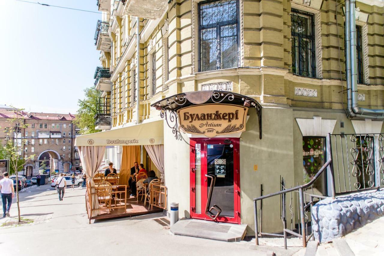 Globus Lipki Hostel Kiev Luaran gambar