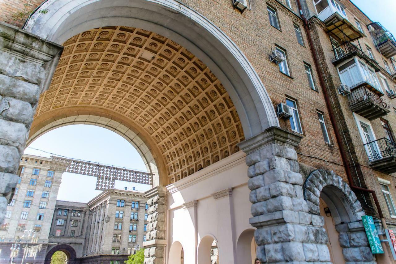 Globus Lipki Hostel Kiev Luaran gambar